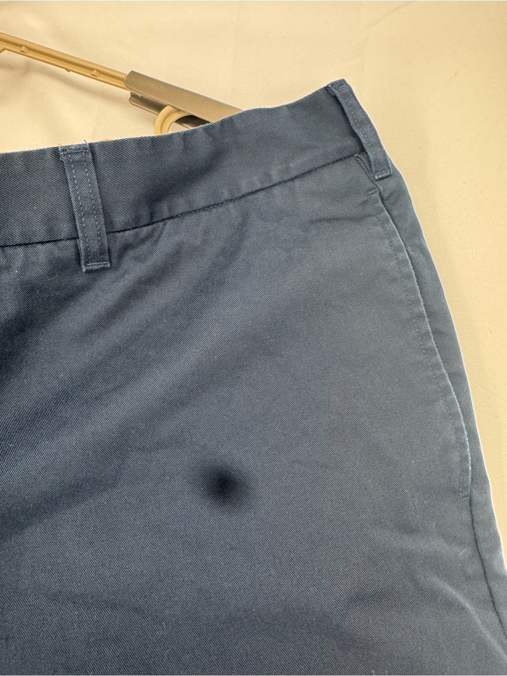 Lands' End Women's Navy Casual Flat-Front Chino Shorts 0160 - Picture 3 of 6